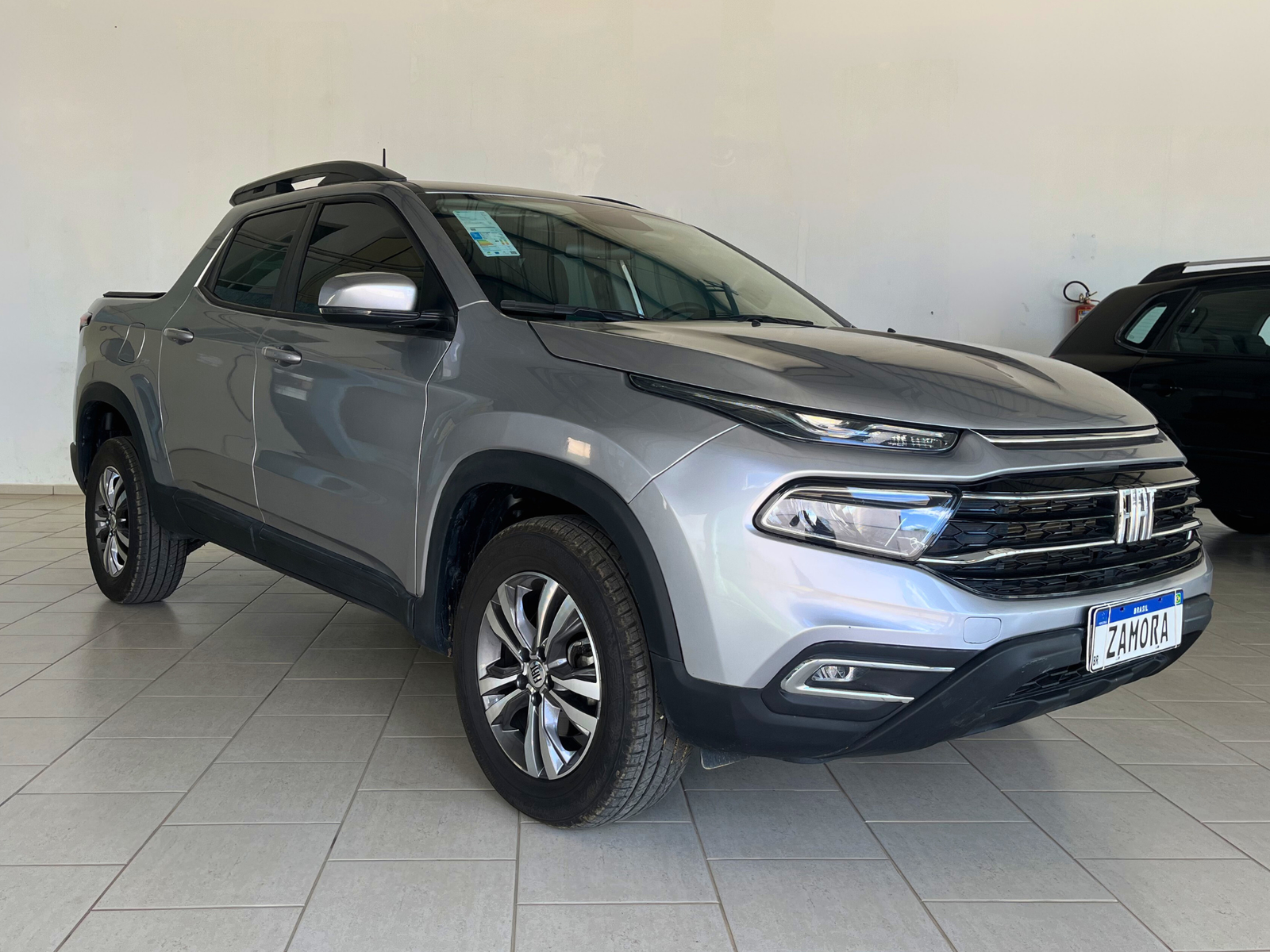 Fiat Toro Freedom 2.0 Turbo 2023 carros seminovos em Cabreúva Zamora Veículos
