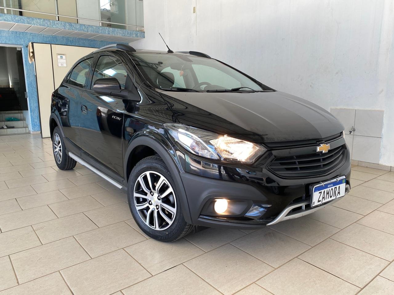CHEVROLET ONIX ACTIV 1.4 2017 (27)-Loja-de-carros-usados-e-seminovos-em-Cabreuva